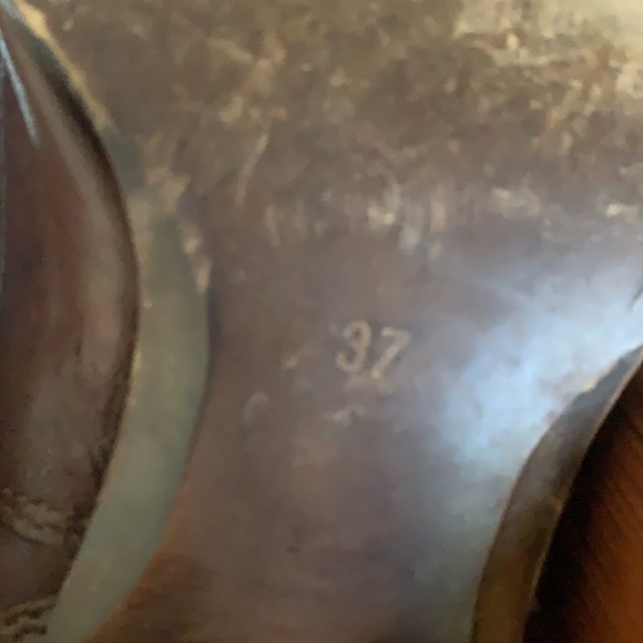 Beautiful leather boots with brass studs - Picture 7 of 9